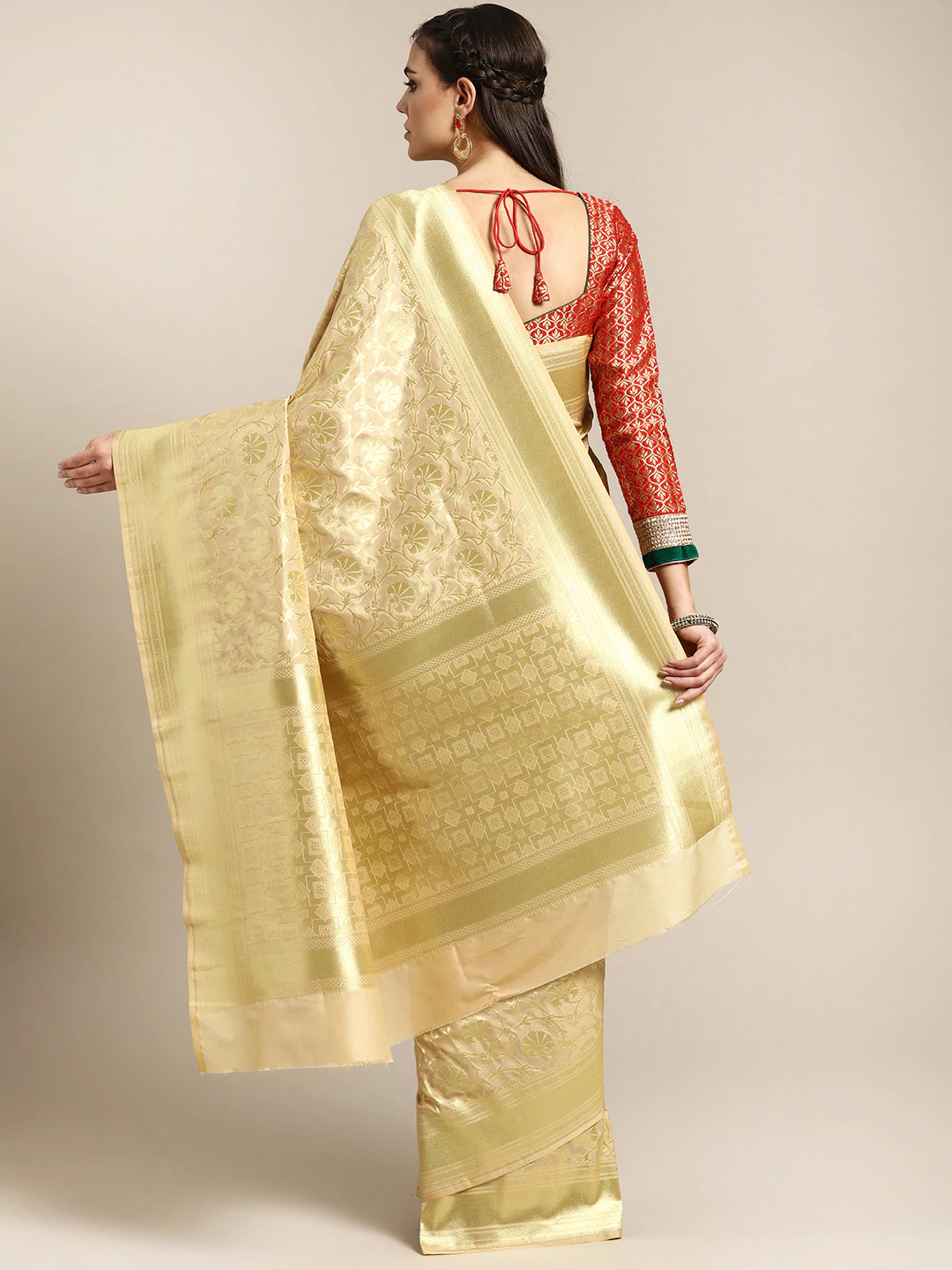 Kanjiwaram Silk Saree with Intricate Zari Floral Weaving