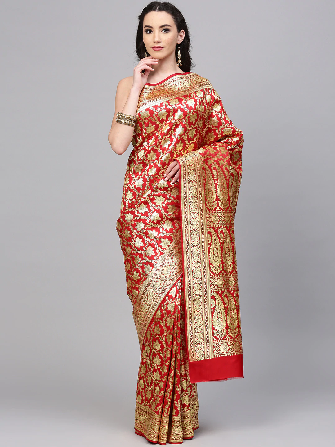 Kanjiwaram Handloom Silk Saree with Intricate Zari Motifs