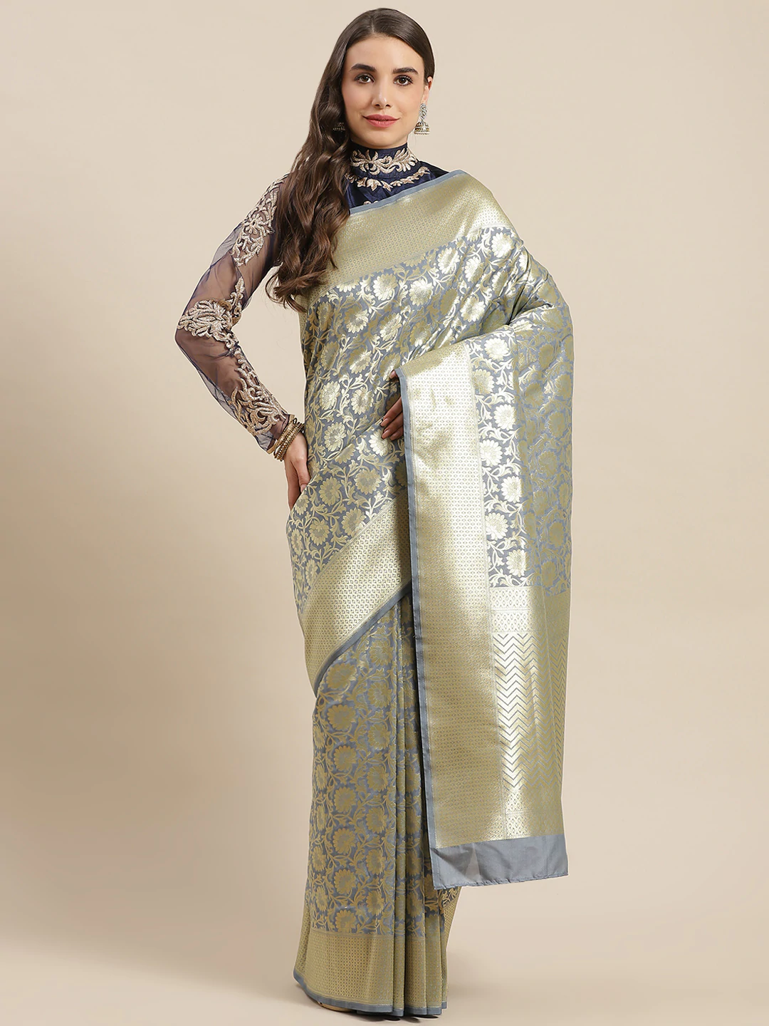 Kanjeevaram Wedding Silk Saree Embellished With Gold Zari Floral Motif
